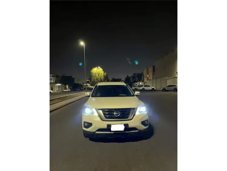 nissan pathfinder image Nissan Pathfinder 2018 S FWD